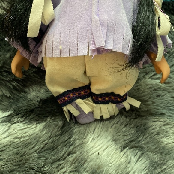 Collectible Kinnex Porcelain Doll - Picture 4 of 16